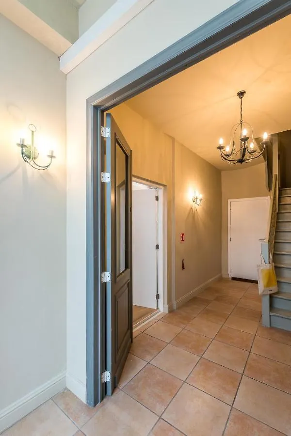 Beautiful Appartment In The Heart Of Anvers 0*,  Belçika